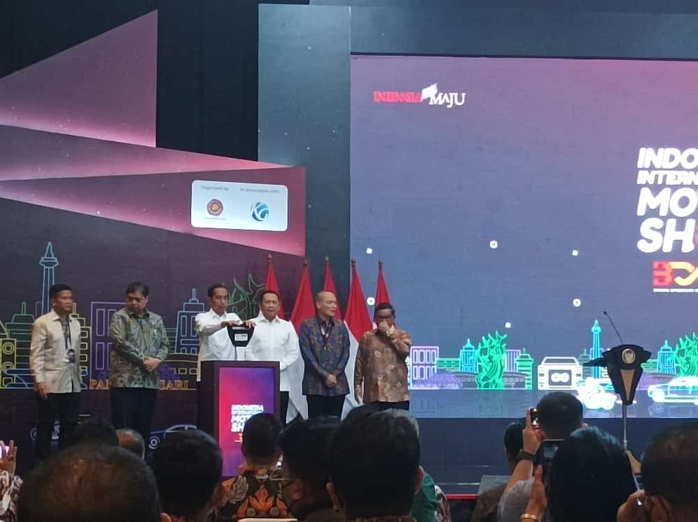 Presiden Joko Widodo membuka IIMS 2023, Kamis (16/2/2023).