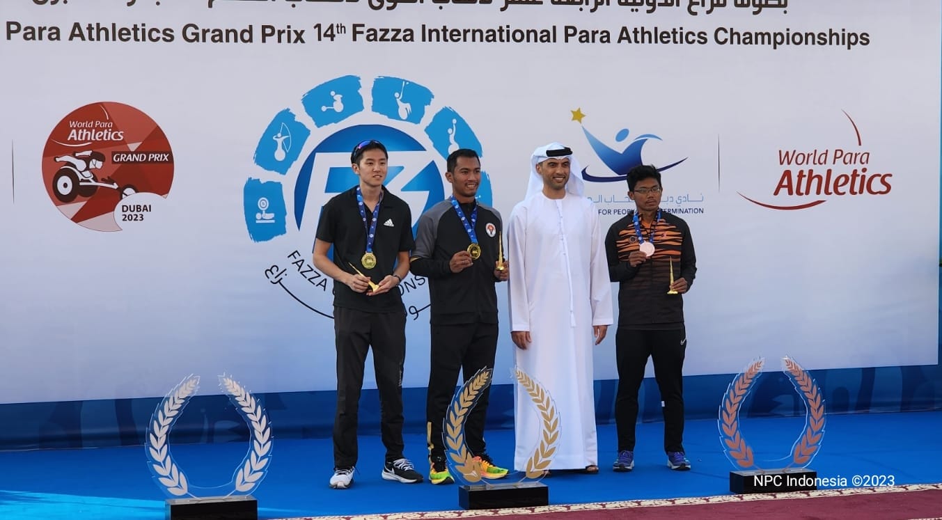 Eko Saputro meraih medali emas nomor lari 100m putra (T12) di World Athletics Grand Prix di Dubai, Kamis (2/3/2023)