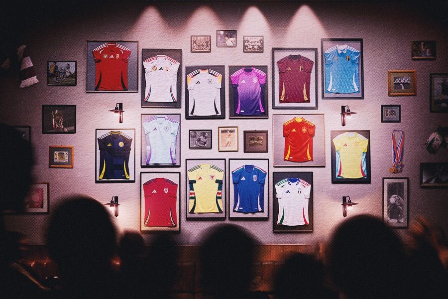 Adidas belum lama ini merilis jersey baru negara-negara peserta Euro 2024 yang didukungnya. (Rahmat Ari Hidayat/Skor.id)