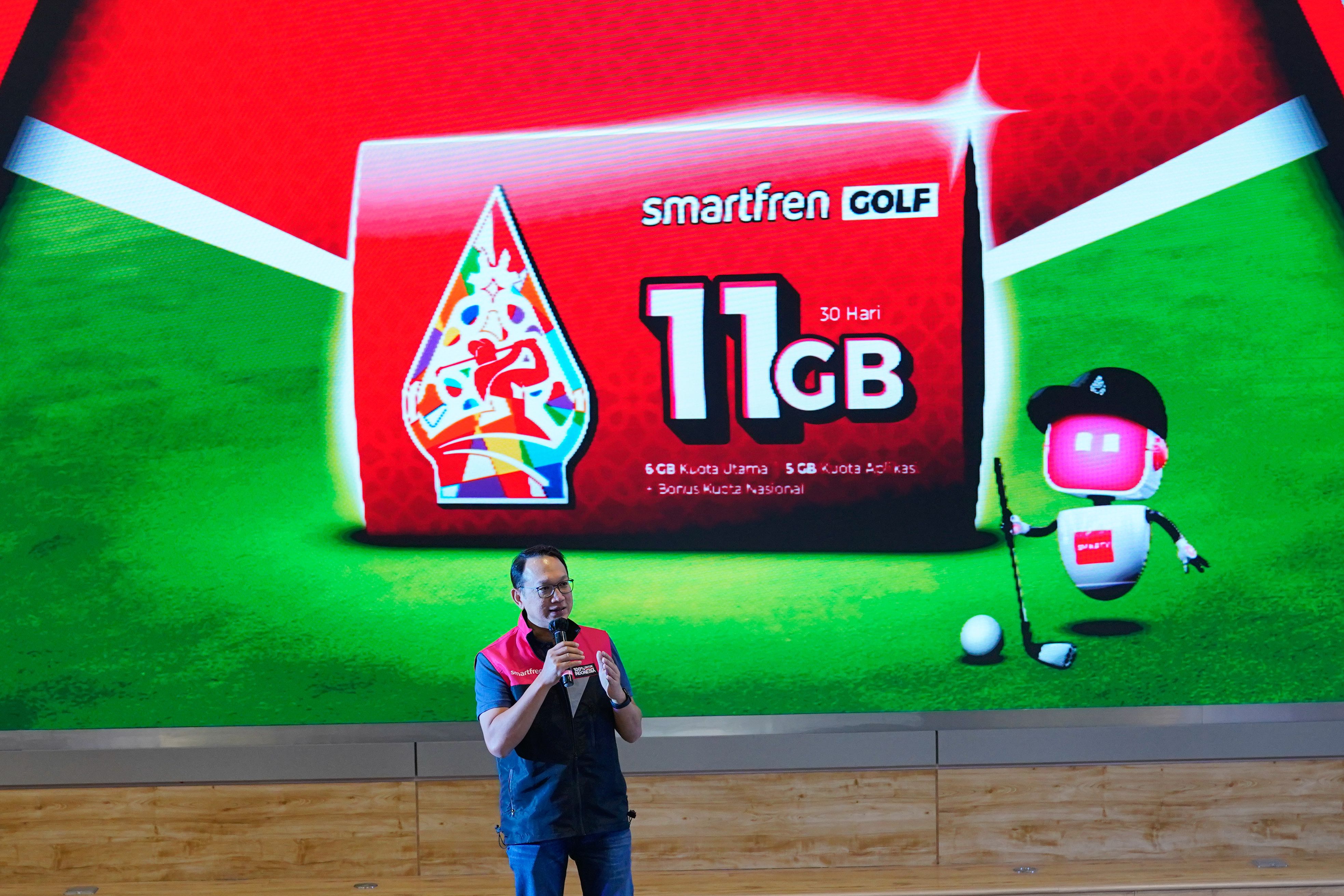 Andrijanto Muljono, CEO Smartfren saat meluncurkan Kartu Perdana Smartfren Golf-1
