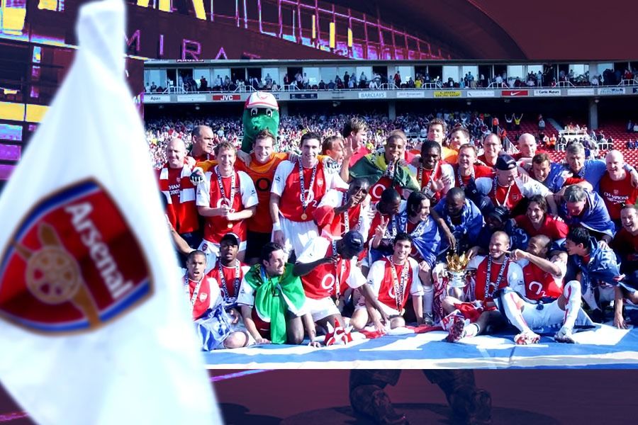 Tim Invincibles Arsenal, salah satu klub yang tak terkalahkan selama semusim penuh di kompetisi liga top Eropa. (Yusuf/Skor.id).