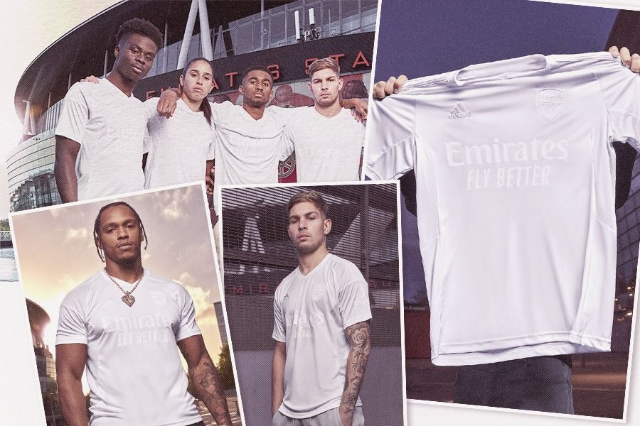 Arsenal dan Adidas melanjutkan kampanye ‘No More Red’ dengan kembali merilis seragam putih polos. (Rahmat Ari Hidayat/Skor.id) 
