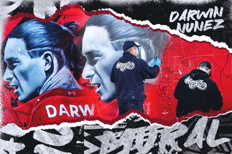 Striker Liverpool Darwin Nunez mendapatkan mural buatan para seniman dari MurWalls. (Rahmat Ari Hidayat/Skor.id)