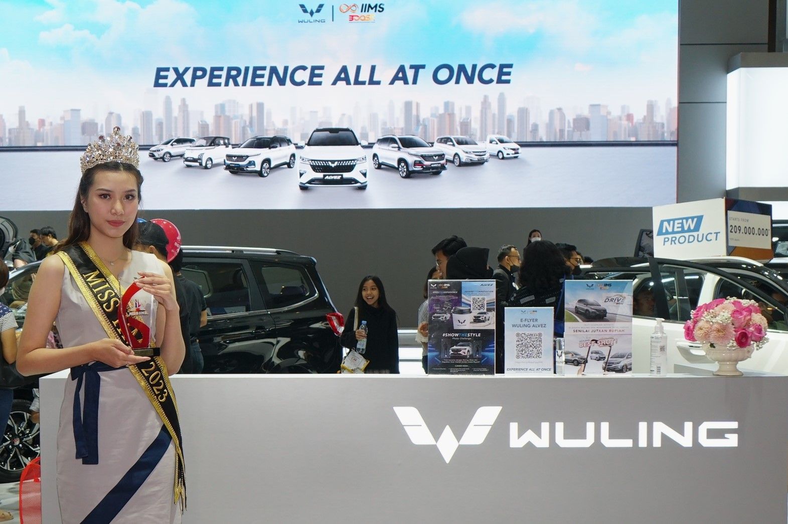 Berbagai Penghargaan Disabet Wuling dalam IIMS 2023, Termasuk Miss IIMS 2023