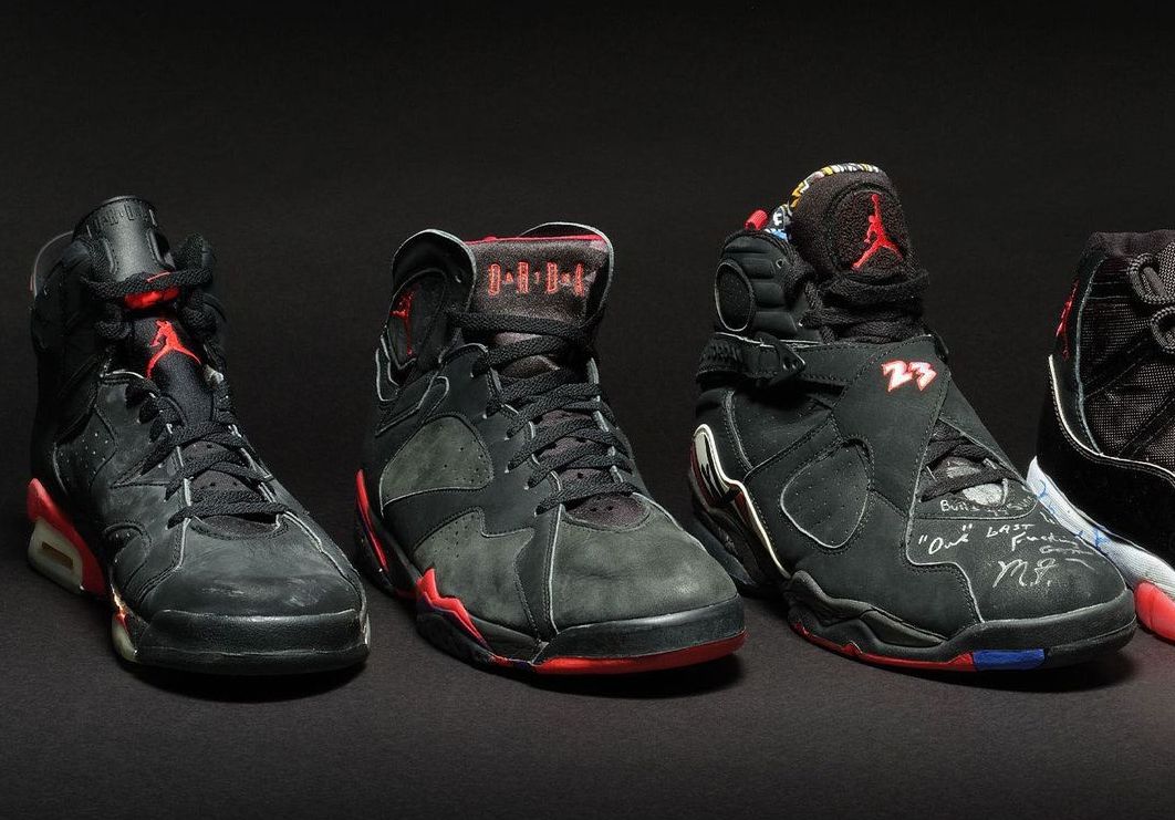 Penampakan tiga Air Jordan dari Dynasty Collection milik Michael Jordan yang akan dijual di Sotherby's (Dok. Instagam@Sotheby's).
