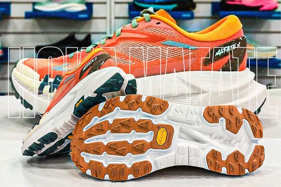 Sol luar Hoka Metafe X didesain unik dan menarik karena didesain dengan bentuk makanan, yakni piza dan taco. (Dede S. Mauladi/Skor.id)  