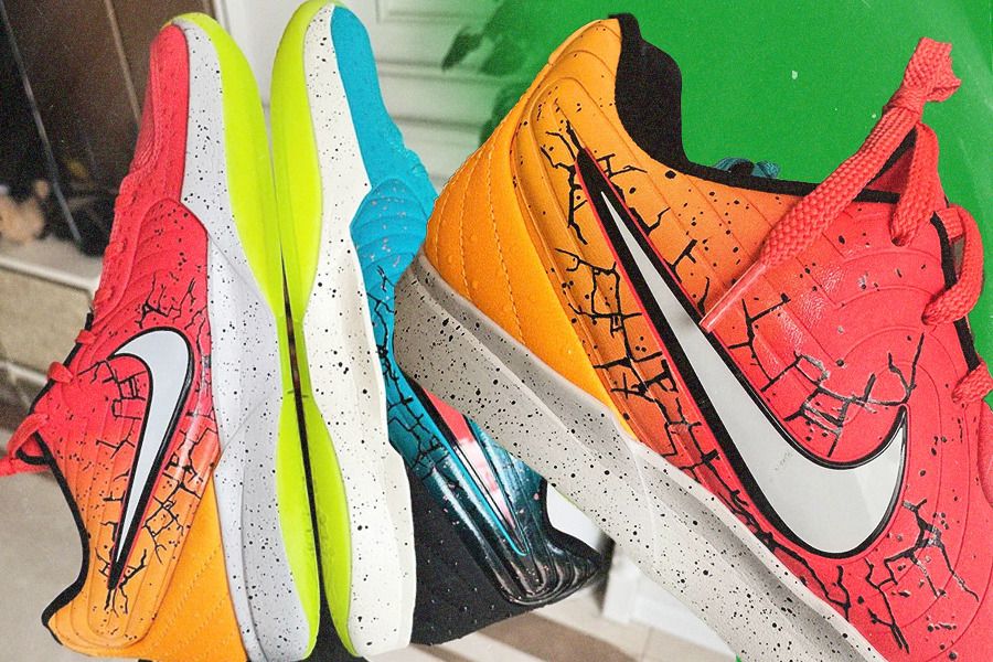 Sepatu kets Kool-Aid x Nike Ja 2 tidak hanya menawarkan gaya namun juga performa, utamanya di lapangan bola basket. (Jovi Arnanda/Skor.id)