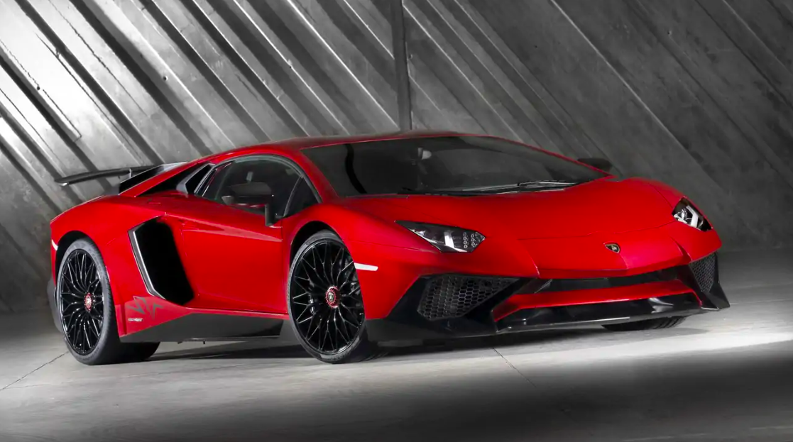 Lamborghini Aventador LP 750-4 SV (Dok. Lamborghini).