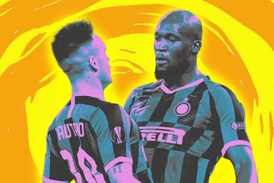 Duet mesin gol Inter Milan, Lautaro Martinez dan Romelu Lukaku (Deni Sulaeman/Skor.id).