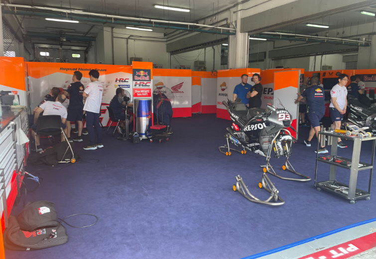 Paddock Tm Repsol Honda saat tes MotoGP 2023 di Sepang, Malaysia.