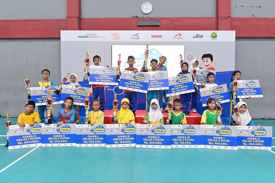 Pemenang Festival SenengMinton di kota Solo.