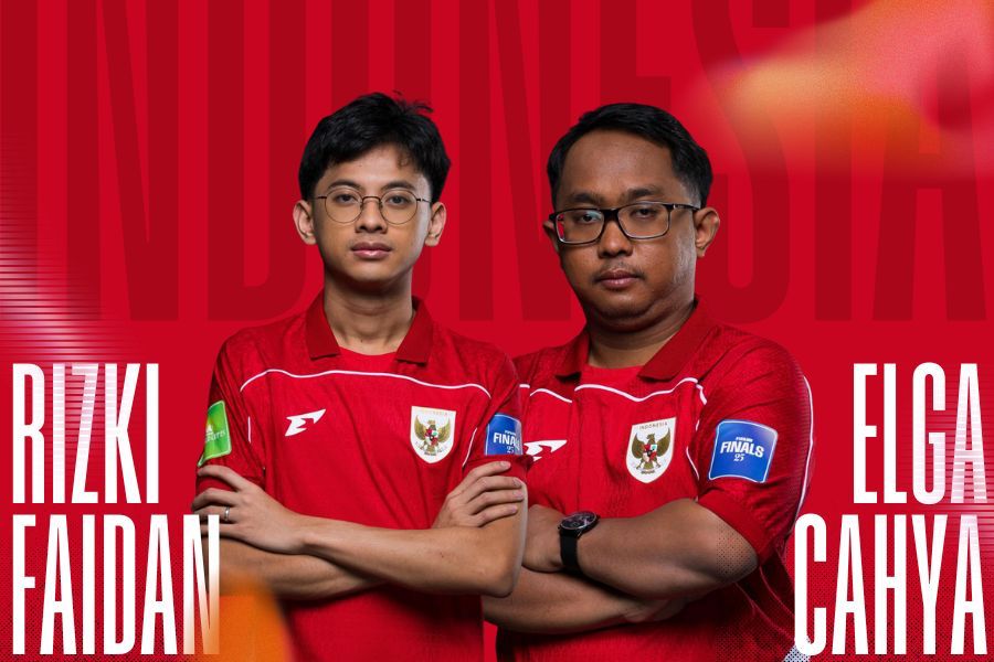 Dua pemain FIFAe World Cup 2025 kategori konsol, Rizky Faidan dan Elga Cahya. (Grafis: Deni Sulaeman/Skor.id)