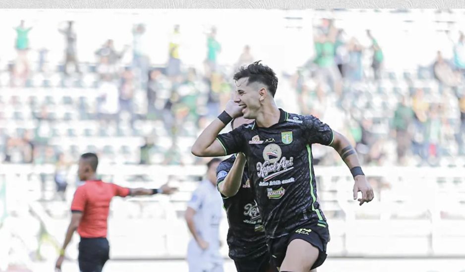 Selebrasi Bruno Moreira selepas membuat gol Persebaya ke gawang Borneo FC dalam laga pekan ke-11 Liga 1 2023-2024 pada 3 September 2023. 