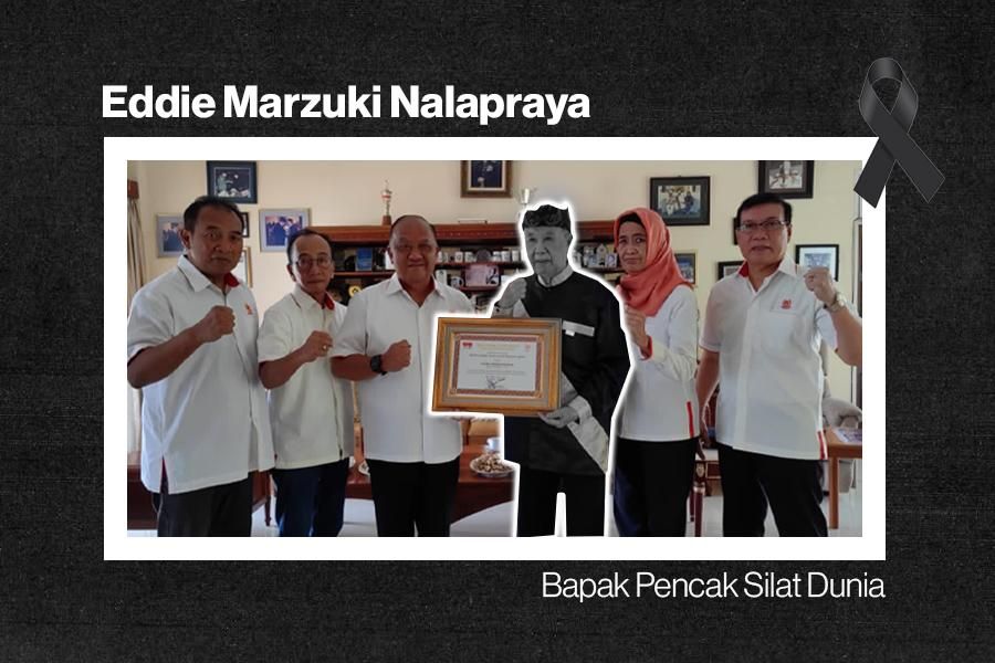 Bapak Pencak Silat Dunia, Eddie Marzuki Nalapraya (baju hitam), meninggal dunia pada Senin (13/5/2025). (Foto: Dok. KONI Pusat/Grafis: Deni Sulaeman/Skor.id)