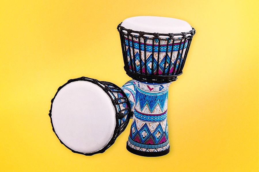 Djembe, alat musik pukul khas Afrika yang berasal dari Guinea (Rahmat Ari Hidayat/Skor.id).