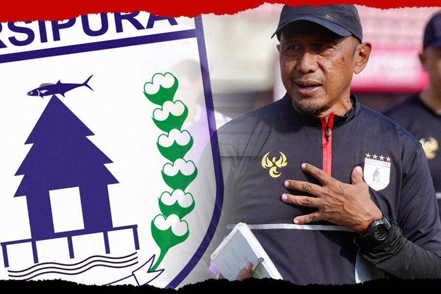 Pelatih Persipura Jayapura, Rahmad Darmawan. (Foto: Dok. Persipura/Grafis: Deni Sulaeman/Skor.id)