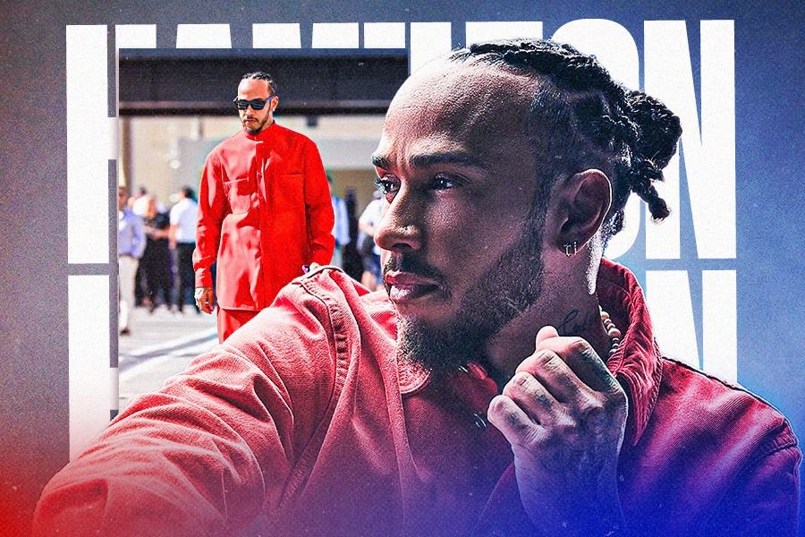 Lewis Hamilton mengenakan busana serba-merah di GP F1 Abu Dhabi 2024 awal Desember sebagai tanda kepindahannya dari Mercedes ke Ferrari mulai 2025 (Dede Sopatal Mauladi/Skor.id).