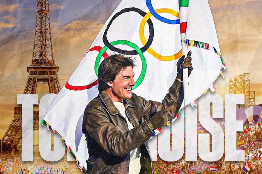 Aktor Tom Cruise membawa bendera Olimpiade dari Paris ke Los Angeles dalam sketsa cerita "Mission Impossible" pada penutupan Olimpiade 2024 (Dede Sopatal Mauladi/Skor.id).