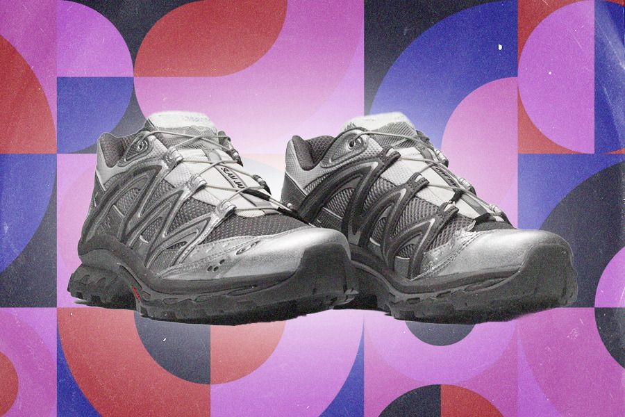Sentuhan Slam Jam pada Salomon XT-Quest 1 membuat sepatu outdoor ini kuat dan makin elegan. (Jovi Arnanda/Skor.id)