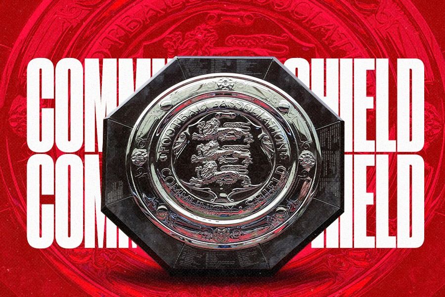 Piala Community Shield yang diperebutkan sebelum musim kompetisi Liga Inggris bergulir. (Dede Mauladi/Skor.id).