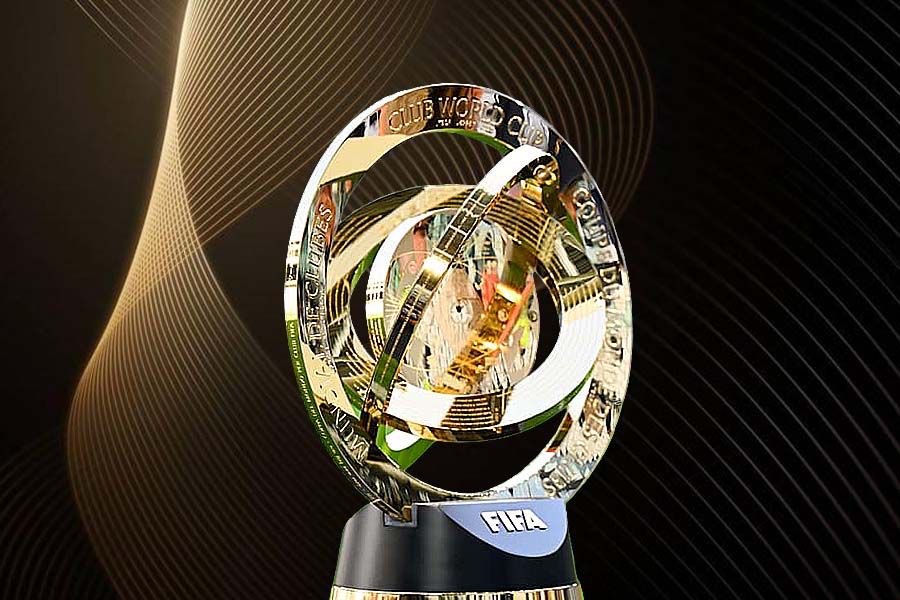 Trofi baru Piala Dunia Antarklub 2025. (Deni Sulaeman/Skor.id).
