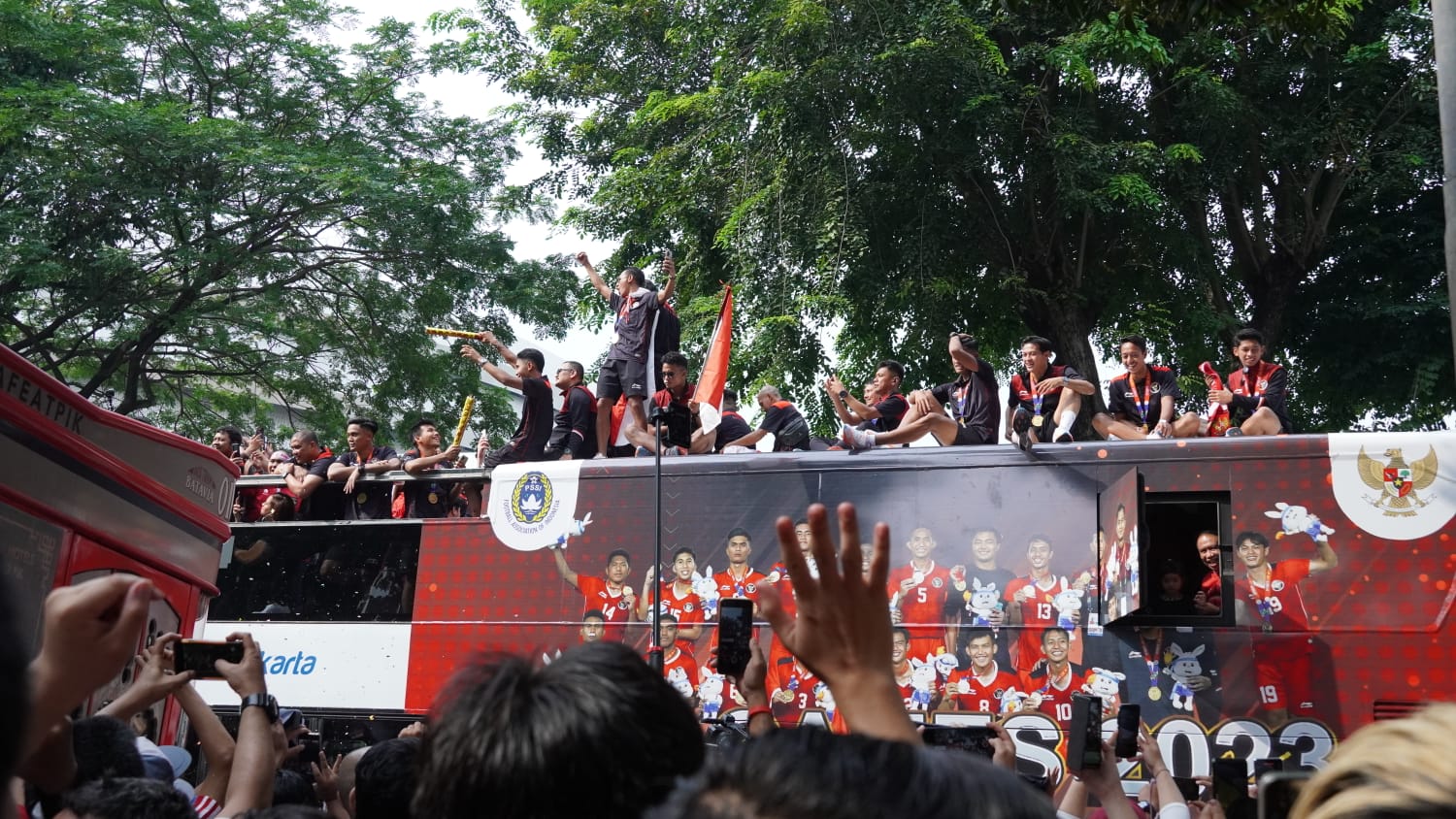 pawai timnas u-22 indonesia pascaemas sea games 2023.jpeg