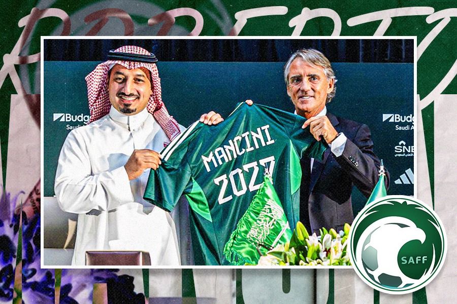 Roberto Mancini dikontrak menjadi pelatih timnas Arab Saudi hingga 2027. (Dok. SAFF/Grafis Dede S. Mauladi/Skor.id)