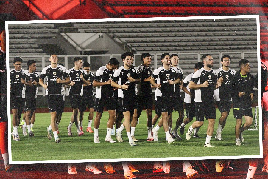 Timnas Indonesia menjalani latihan di Stadion Madya, Jakarta, 12 November 2024. (Grafis: Jovi Arnanda/Foto: Mario Sonatha untuk Skor.id)