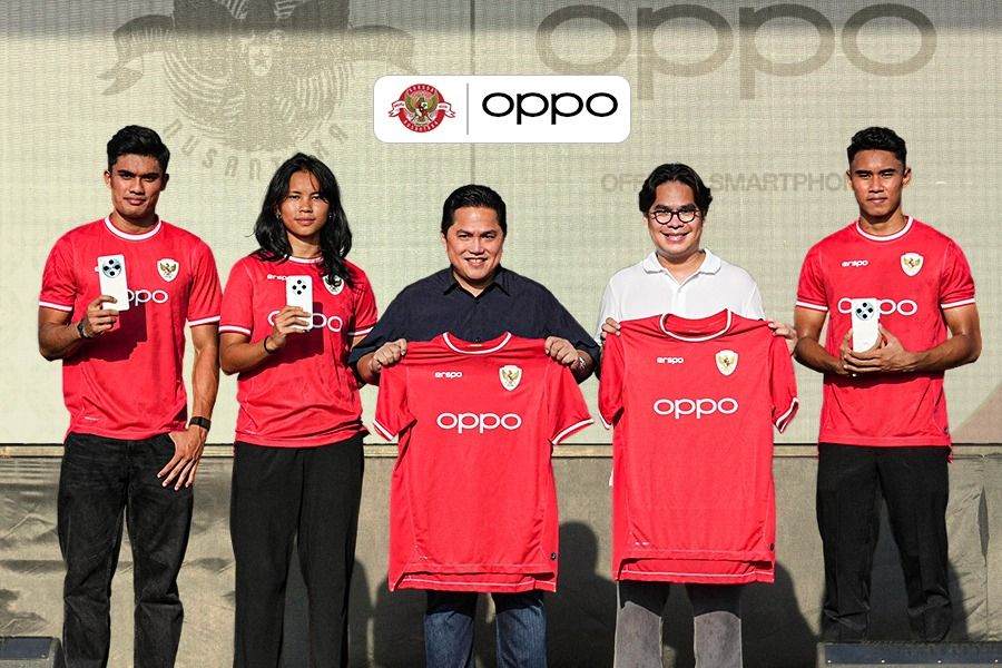 PSSI menjalin kerja sama dengan Oppo sebagai Official Smartphone Partner untuk Timnas Indonesia di Bali, 23 November 2024. (Foto: PSSI/Grafis: Rahmat Ari Hidayat/Skor.id)