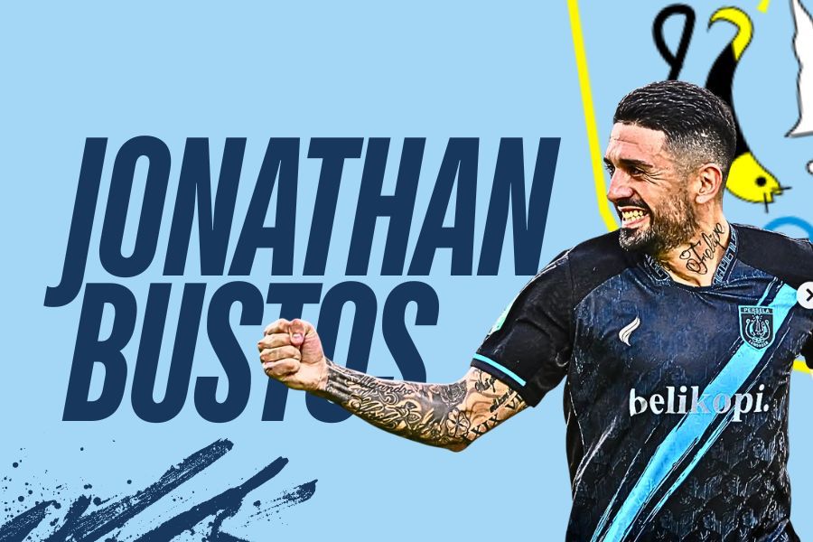 Jonathan Bustos membela Persela Lamongan pada Championship 2025-2026. (Foto: Media Persela Lamongan/Grafis: Deni Sulaeman/Skor.id)