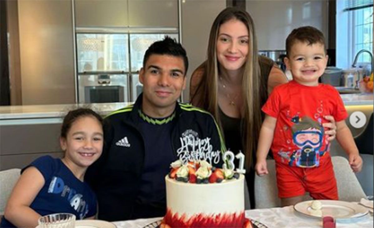 Casemiro  berbagi kegembiraan ketika dia menandai ulang tahunnya yang ke -31. foto instagram @casemiro 