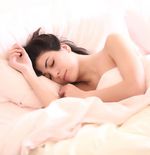 4 Dampak Negatif Tidur Dengan Lampu Menyala