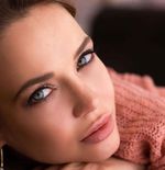 Model Playboy Angelina Petrova Serukan Perdamaian di Ukraina