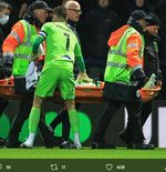 Mantan Kiper Manchester City Terjepit Lutut Cameron Archer