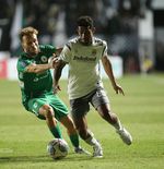 Arema FC vs Persib: Luis Milla Isyaratkan Tampil Tanpa Ricky Kambuaya