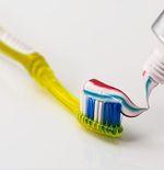 Sikat Gigi Elektrik atau Manual: Kesalahan Paling Umum saat Menyikat Gigi