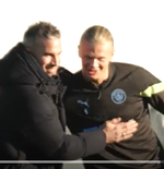 VIDEO: Robin van Persie Kunjungi Kamp Latihan Manchester City dan Bertemu Erling Haaland