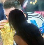 Penggemar Terpanas Argentina Miss BumBum Mencium Lionel Messi