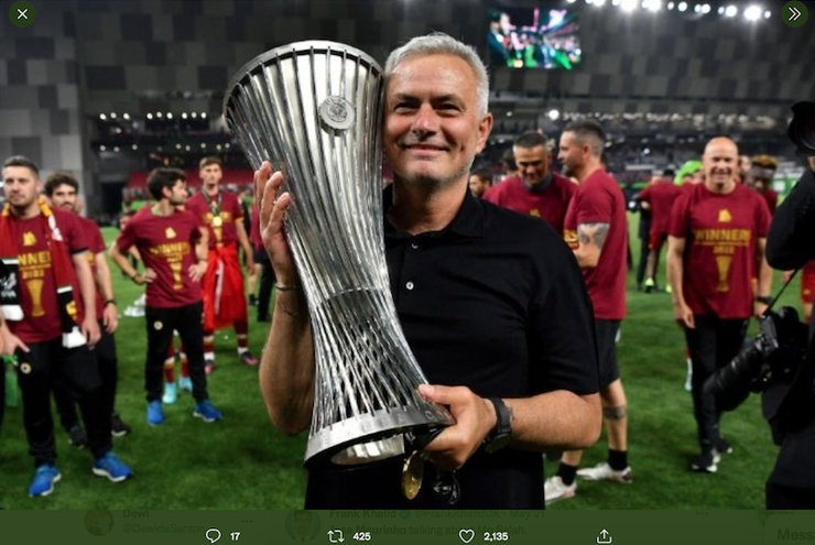Bawa AS Roma Juara, Legenda Manchester United Angkat Topi untuk Jose Mourinho