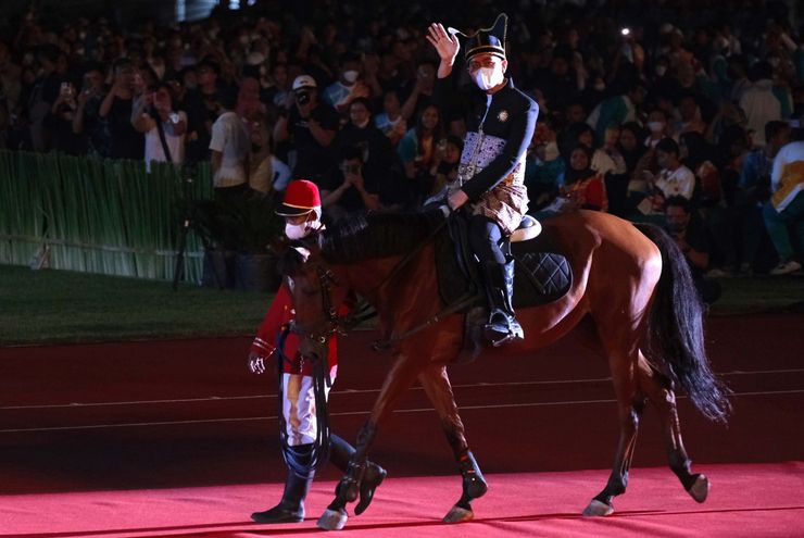ASEAN Para Games 2022: Gibran Rakabuming Raka Menunggang Kuda di Upacara Pembukaan