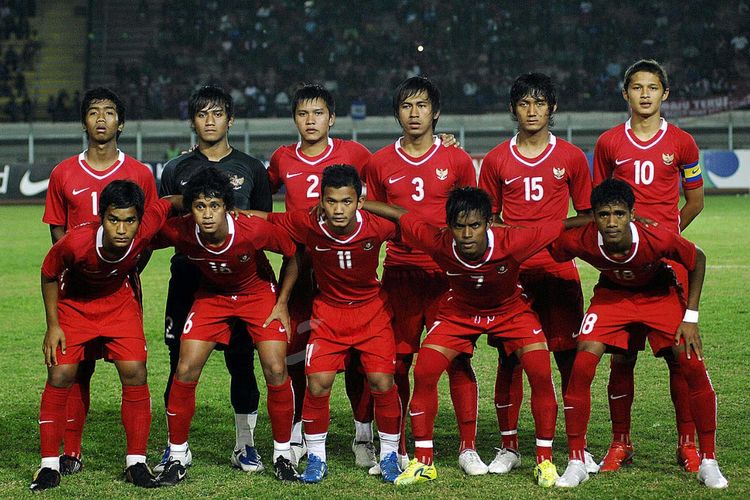 Strarter timnas Indonesia U-19 pada 2009 dalam sebuah pertandingan uji coba di Jakarta pada 2009. Sayan tim ini tak bisa tampil di Piala AFF U-19 2009.