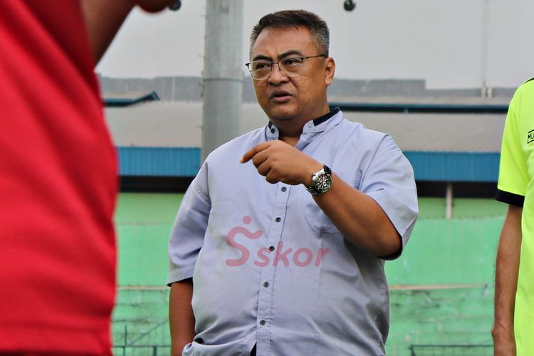 General Manager PT Arema Aremania Bersatu Berprestasi Indonesia (AABBI), Ruddy Widodo, menghadiri sesi latihan Arema FC menjelang Liga 1 2020 pada Februari 2020.
