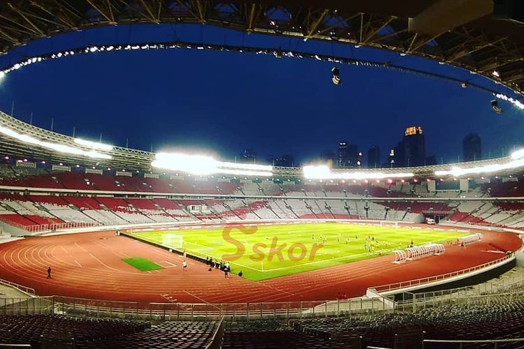 Stadion Utama Gelora Bung Karno dipotret dari tribune ekonomi pada 2018, setelah direnovasi untuk Asian Games. Arena dengan nama lama Stadion Utama Senayan beberapa kali &quot;memberi&quot; kekalahan menyakitkan timnas Indonesia.