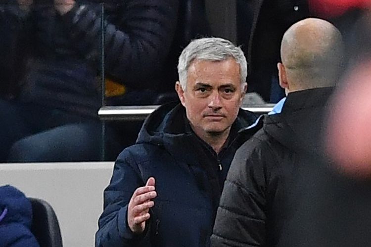 Tottenham Kalahkan Manchester City Mourinho Kritik Wasit Var