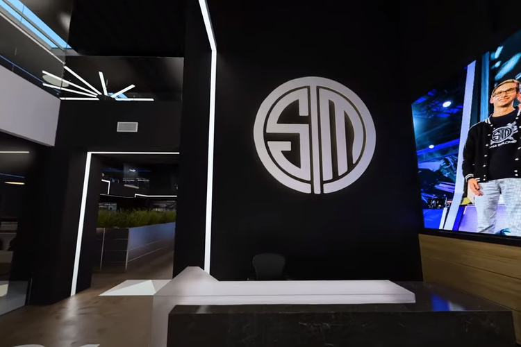 Team SOLOMID компьютерный клуб.