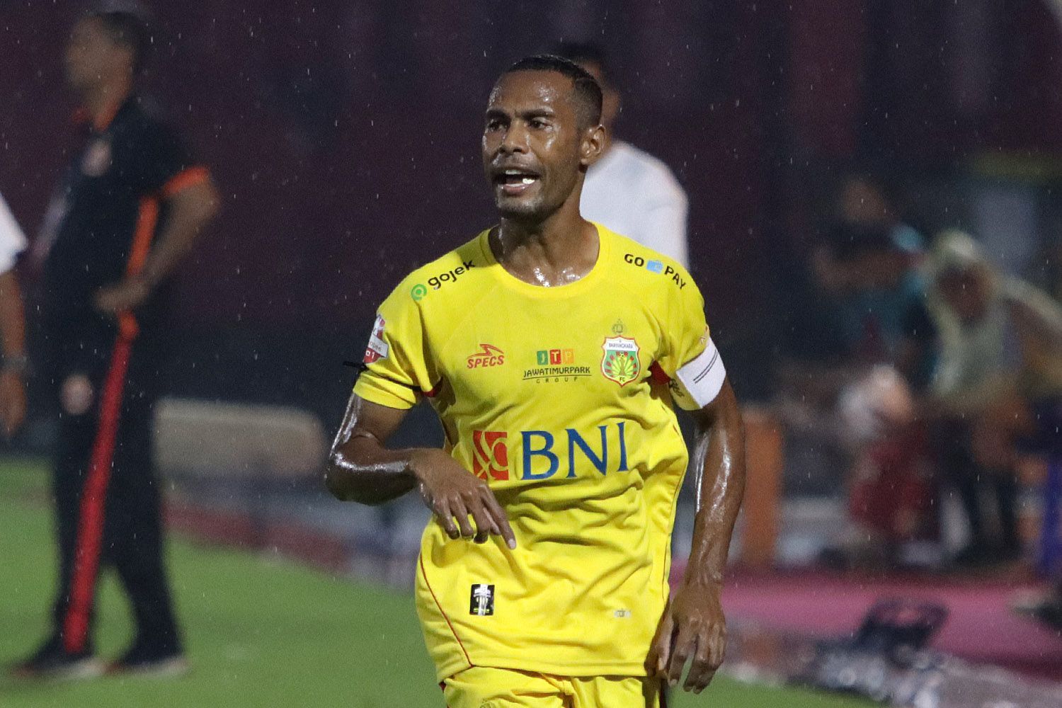 Bek Bhayangkara FC, Ruben Karel Sanadi.
