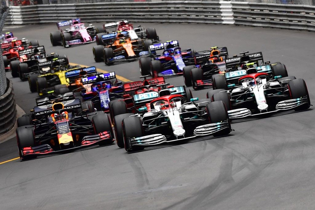 Suasana lomba selepas start F1 GP Monaco 2019 yang berlangsung di Sirkuit Jalan Raya Monte Carlo, 26 Mei 2019.  