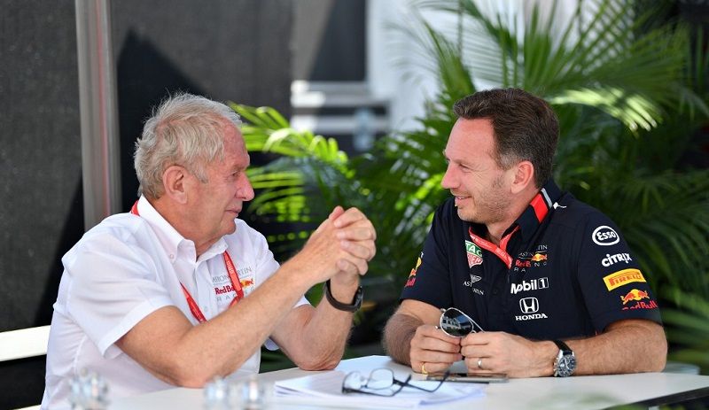 Dua sosok penting dalam Red Bull Racing, Christian Horner (kanan) dan Helmut Marko berdiskusi sebelum GP Kanada di Sirkuit Gilles Villeneuve, Montreal, 9 Juni 2019.