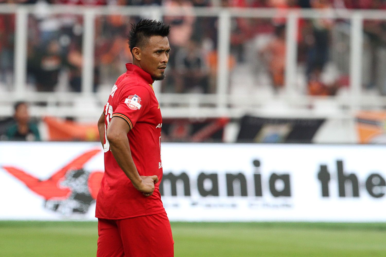Bek Persija, Maman Abdurahman, tampil dalam pertandingan Liga 1 2020 saat menjamu Borneo FC di Stadion Utama Gelora Bung Karno pada 1 Maret 2020.