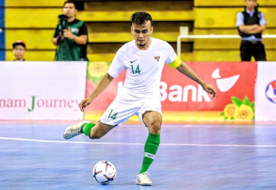 Pemain timnas futsal Indonesia, Randy Satria, beraksi dalam ajang Piala AFF Futsal 2019.